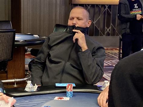 Julio Gisbeert Poker